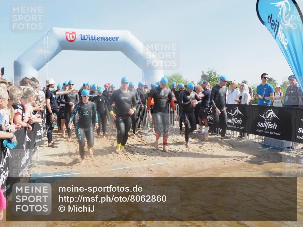 22.06.2025 - Viking Triathlon MichiJ http://msf.ph/oto/8062860 22.06.2025 10:08:22 Schwimmen 37, 48, 69, 97, 133, 140, 222, 225, 364, 403, 406, 410, 499, 518, 638 meine-sportfotos.de