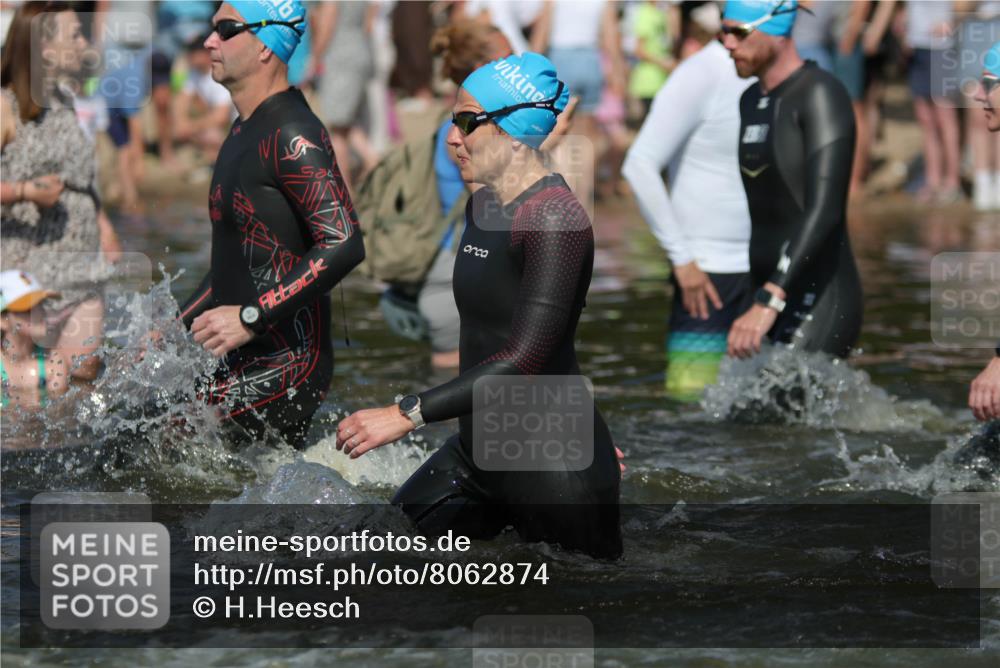 22.06.2025 - Viking Triathlon H.Heesch http://msf.ph/oto/8062874 22.06.2025 10:07:34 Schwimmen 23, 121, 213, 235, 270, 285, 317, 342, 353, 363, 436, 476, 484, 547, 615, 621 meine-sportfotos.de
