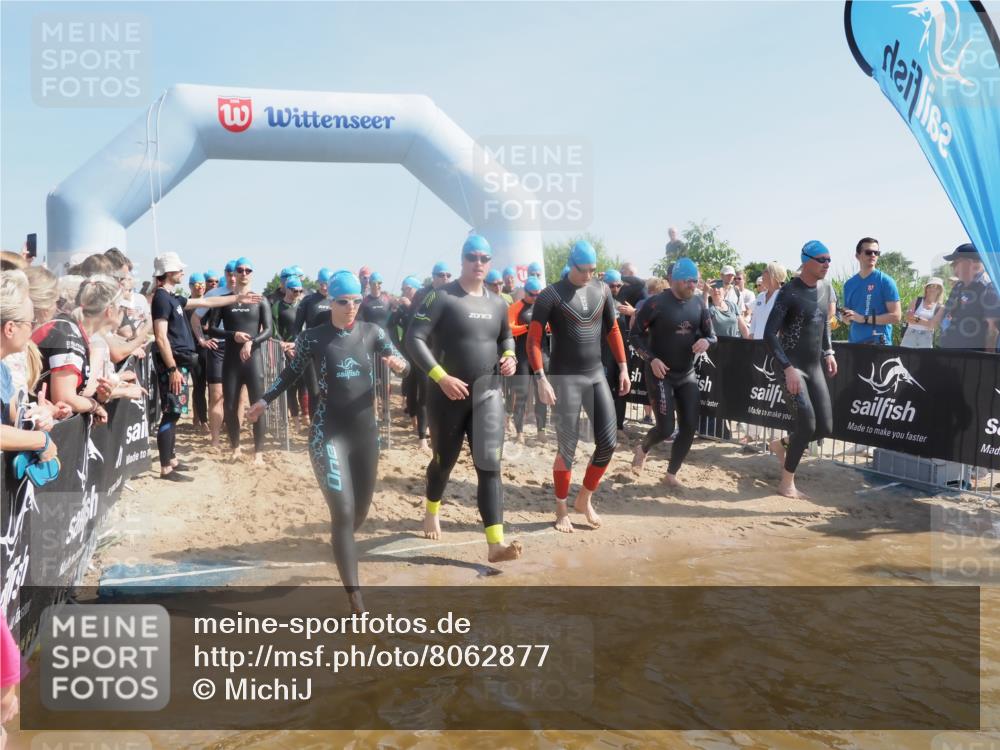 22.06.2025 - Viking Triathlon MichiJ http://msf.ph/oto/8062877 22.06.2025 10:08:22 Schwimmen 37, 48, 69, 97, 133, 140, 222, 225, 364, 403, 406, 410, 499, 518, 638 meine-sportfotos.de