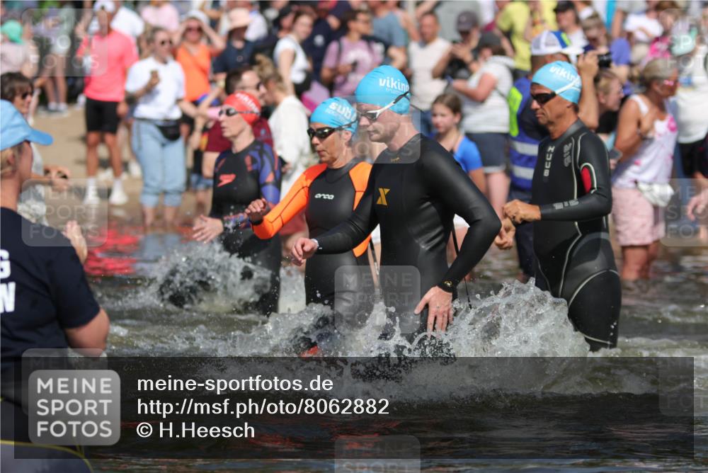 22.06.2025 - Viking Triathlon H.Heesch http://msf.ph/oto/8062882 22.06.2025 10:07:38 Schwimmen 16, 23, 121, 143, 213, 270, 285, 342, 353, 363, 436, 476, 484, 547, 615, 621 meine-sportfotos.de
