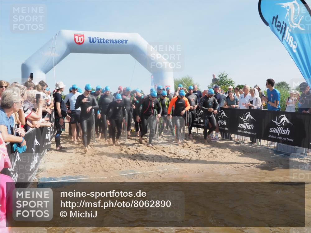 22.06.2025 - Viking Triathlon MichiJ http://msf.ph/oto/8062890 22.06.2025 10:08:26 Schwimmen 37, 48, 69, 97, 133, 140, 222, 360, 364, 472, 481, 490, 499, 518, 542 meine-sportfotos.de
