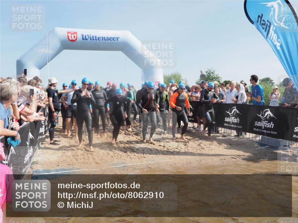 22.06.2025 - Viking Triathlon MichiJ http://msf.ph/oto/8062910 22.06.2025 10:08:26 Schwimmen 37, 48, 69, 97, 133, 140, 222, 360, 364, 472, 481, 490, 499, 518, 542 meine-sportfotos.de