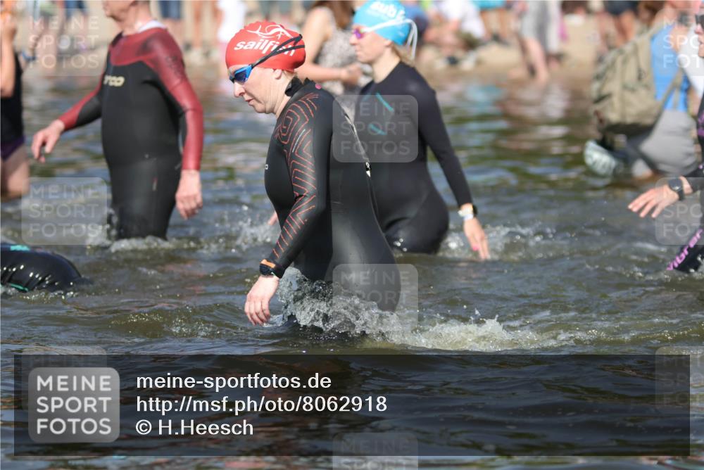 22.06.2025 - Viking Triathlon H.Heesch http://msf.ph/oto/8062918 22.06.2025 10:07:46 Schwimmen 16, 76, 95, 102, 143, 263, 363, 372, 436, 453, 477, 503, 547, 621, 624 meine-sportfotos.de