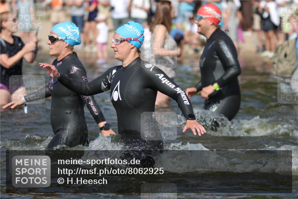 22.06.2025 - Viking Triathlon H.Heesch http://msf.ph/oto/8062925 22.06.2025 10:07:48 Schwimmen 16, 76, 95, 102, 143, 263, 292, 363, 372, 436, 453, 477, 503, 547, 621, 624, 650 meine-sportfotos.de