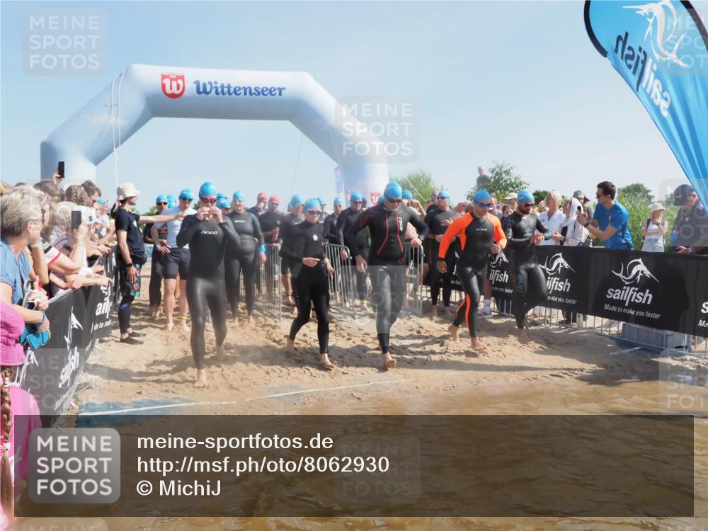 22.06.2025 - Viking Triathlon MichiJ http://msf.ph/oto/8062930 22.06.2025 10:08:27 Schwimmen 37, 48, 69, 97, 133, 140, 222, 360, 364, 472, 481, 490, 499, 518, 542 meine-sportfotos.de