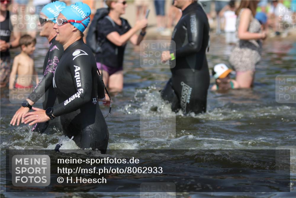 22.06.2025 - Viking Triathlon H.Heesch http://msf.ph/oto/8062933 22.06.2025 10:07:49 Schwimmen 16, 31, 76, 95, 102, 130, 143, 263, 292, 372, 453, 477, 503, 624, 650 meine-sportfotos.de