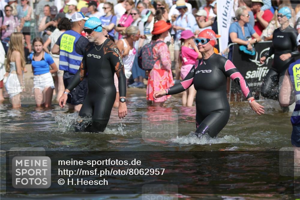 22.06.2025 - Viking Triathlon H.Heesch http://msf.ph/oto/8062957 22.06.2025 10:07:59 Schwimmen 31, 130, 292, 308, 412, 452, 523, 647, 650 meine-sportfotos.de