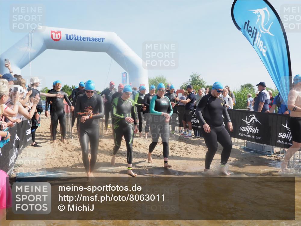 22.06.2025 - Viking Triathlon MichiJ http://msf.ph/oto/8063011 22.06.2025 10:08:36 Schwimmen 71, 136, 166, 246, 303, 305, 319, 357, 360, 459, 470, 472, 481, 490, 542 meine-sportfotos.de