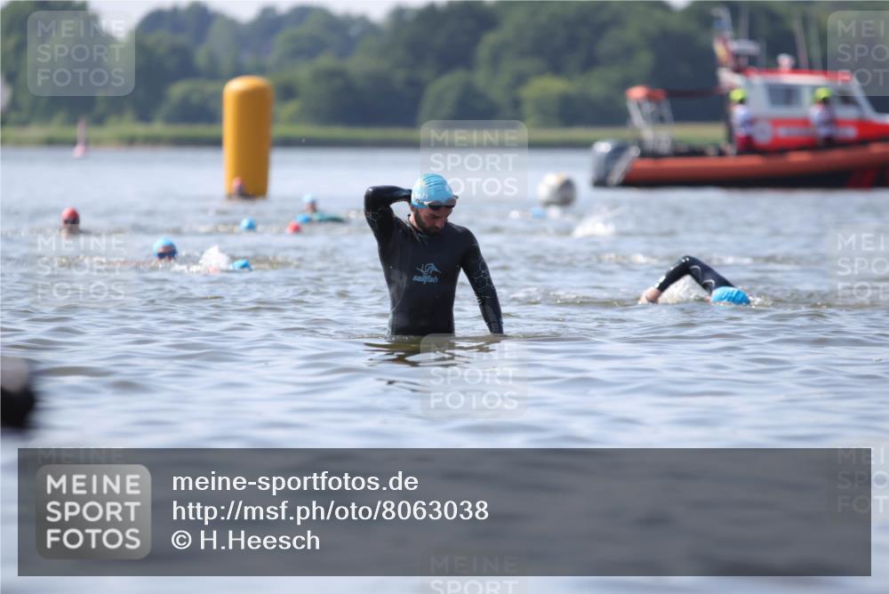 22.06.2025 - Viking Triathlon H.Heesch http://msf.ph/oto/8063038 22.06.2025 10:51:25 Schwimmen 292, 422, 477 meine-sportfotos.de