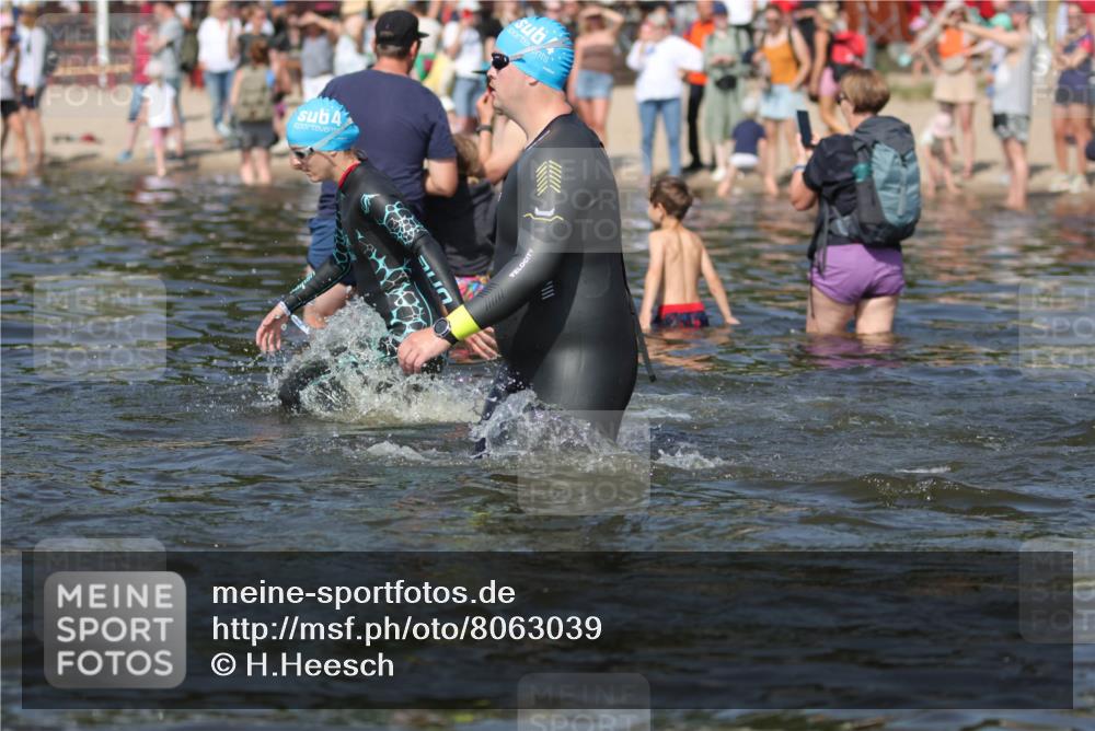 22.06.2025 - Viking Triathlon H.Heesch http://msf.ph/oto/8063039 22.06.2025 10:08:33 Schwimmen 48, 69, 71, 97, 166, 246, 303, 305, 319, 357, 360, 472, 481, 490, 499, 518, 542 meine-sportfotos.de