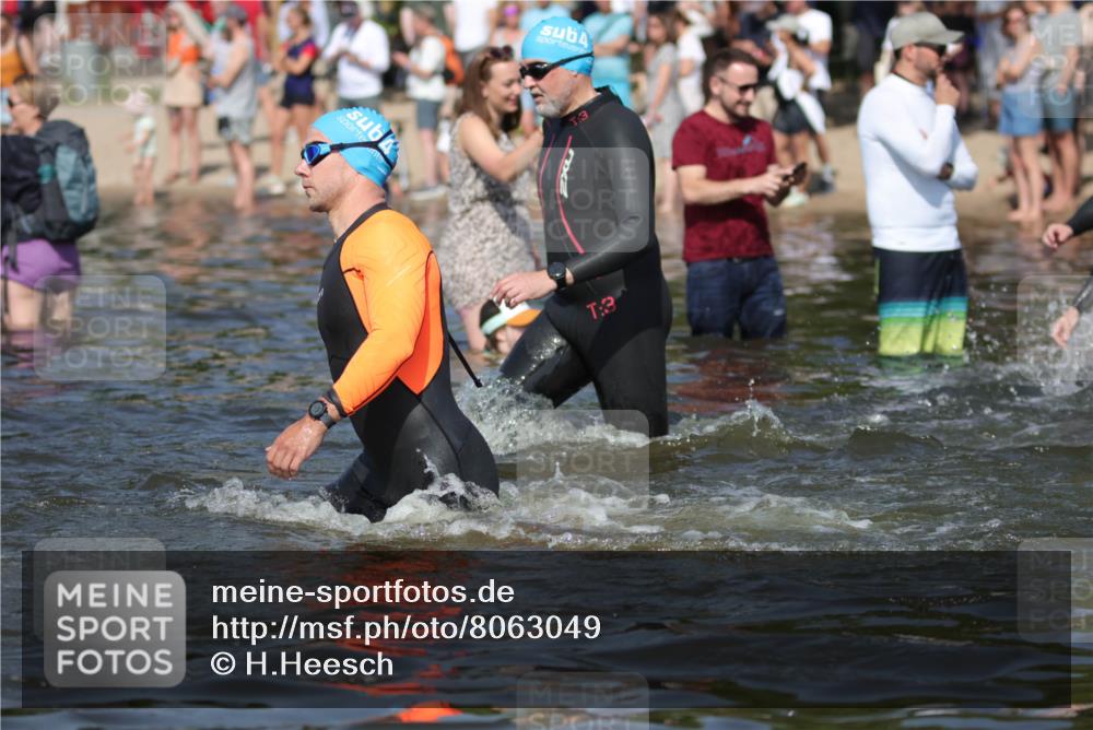 22.06.2025 - Viking Triathlon H.Heesch http://msf.ph/oto/8063049 22.06.2025 10:08:36 Schwimmen 71, 136, 166, 246, 303, 305, 319, 357, 360, 459, 470, 472, 481, 490, 542 meine-sportfotos.de