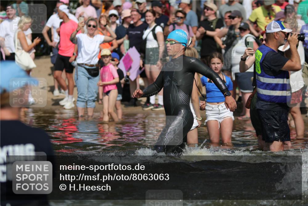22.06.2025 - Viking Triathlon H.Heesch http://msf.ph/oto/8063063 22.06.2025 10:08:46 Schwimmen 136, 160, 234, 241, 303, 305, 356, 359, 459, 470, 471, 483, 634, 640, 656 meine-sportfotos.de