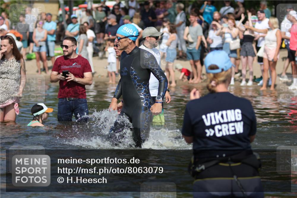 22.06.2025 - Viking Triathlon H.Heesch http://msf.ph/oto/8063079 22.06.2025 10:08:55 Schwimmen 160, 359, 405, 483, 634, 640 meine-sportfotos.de