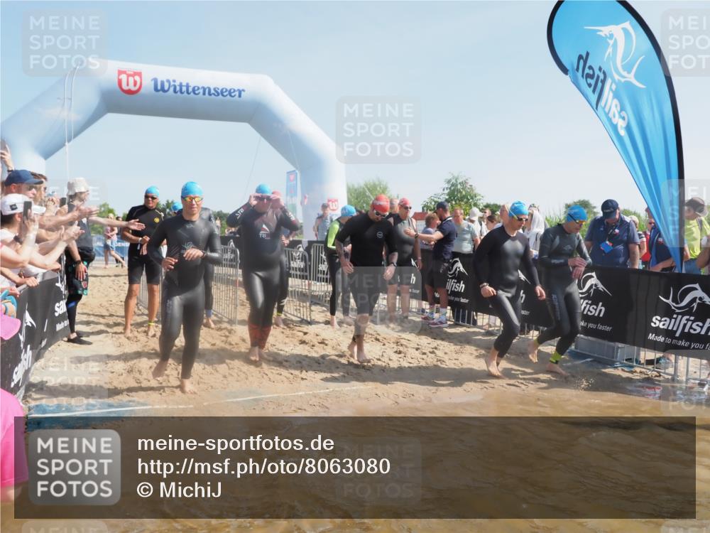 22.06.2025 - Viking Triathlon MichiJ http://msf.ph/oto/8063080 22.06.2025 10:08:41 Schwimmen 71, 136, 166, 234, 241, 246, 303, 305, 319, 356, 357, 459, 470, 471, 656 meine-sportfotos.de
