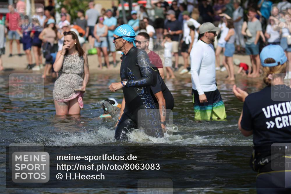 22.06.2025 - Viking Triathlon H.Heesch http://msf.ph/oto/8063083 22.06.2025 10:08:56 Schwimmen 160, 359, 405, 483, 634, 640 meine-sportfotos.de