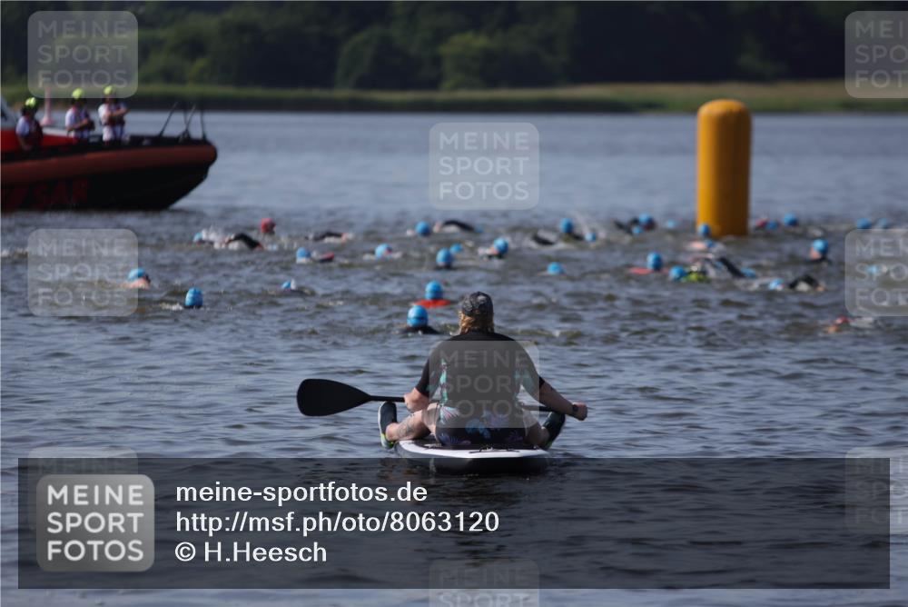 22.06.2025 - Viking Triathlon H.Heesch http://msf.ph/oto/8063120 22.06.2025 10:10:04 Schwimmen  meine-sportfotos.de