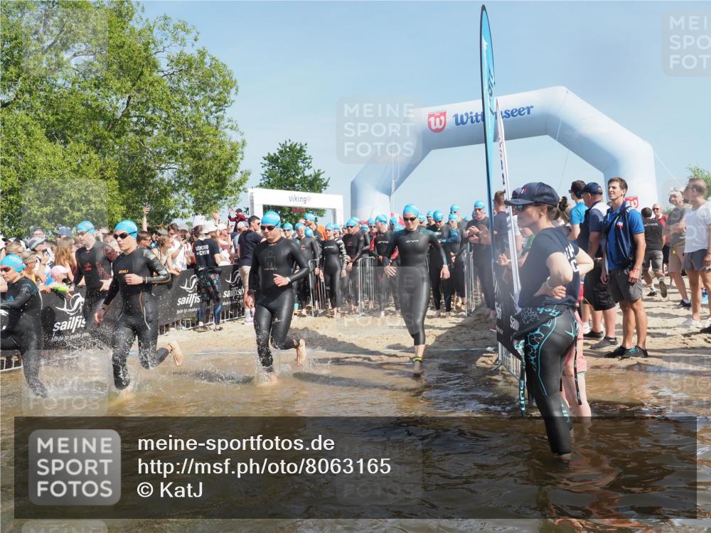 22.06.2025 - Viking Triathlon KatJ http://msf.ph/oto/8063165 22.06.2025 10:02:03 Schwimmen 3, 17, 80, 91, 127, 137, 278, 299, 304, 365, 415, 435, 449, 492, 551 meine-sportfotos.de