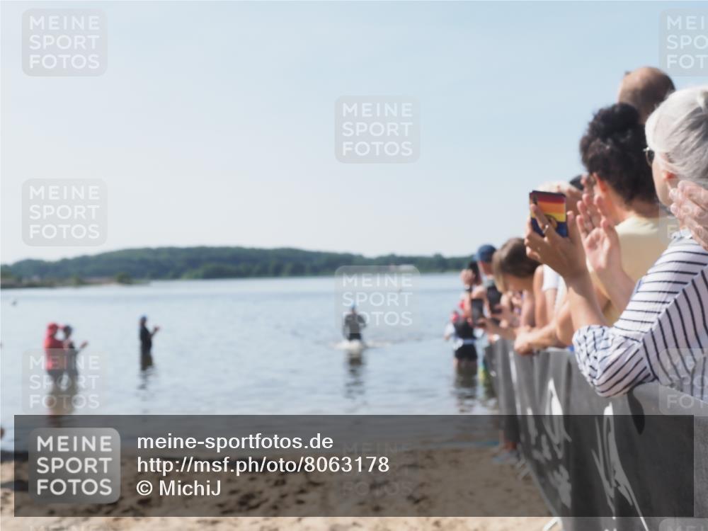 22.06.2025 - Viking Triathlon MichiJ http://msf.ph/oto/8063178 22.06.2025 10:22:42 Schwimmen 100 meine-sportfotos.de