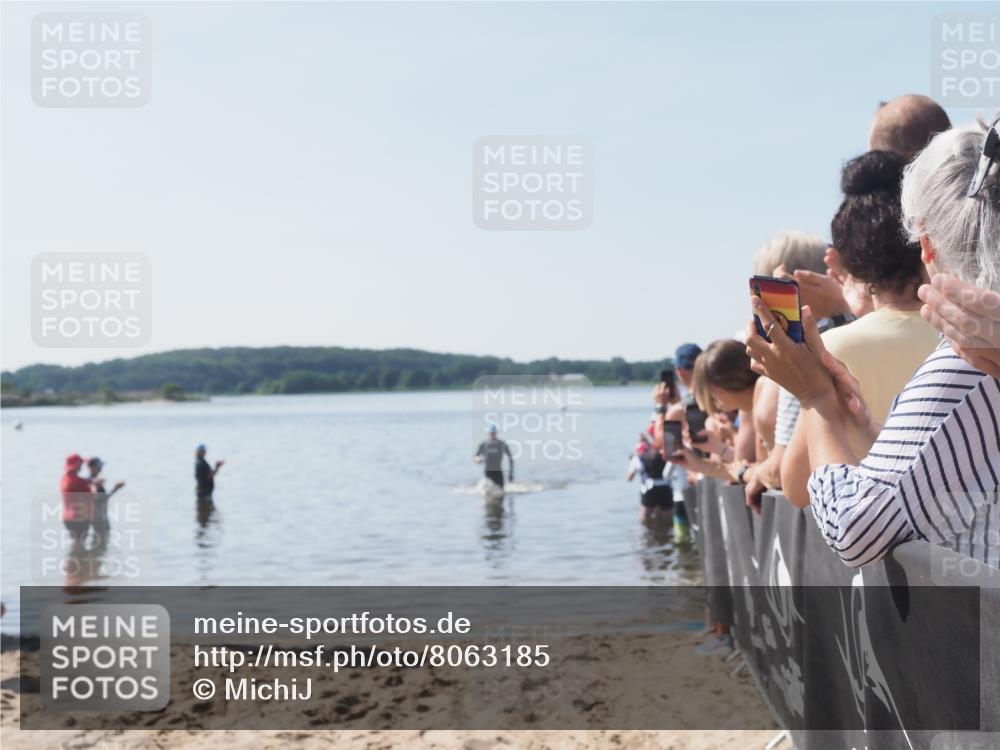 22.06.2025 - Viking Triathlon MichiJ http://msf.ph/oto/8063185 22.06.2025 10:22:42 Schwimmen 100 meine-sportfotos.de