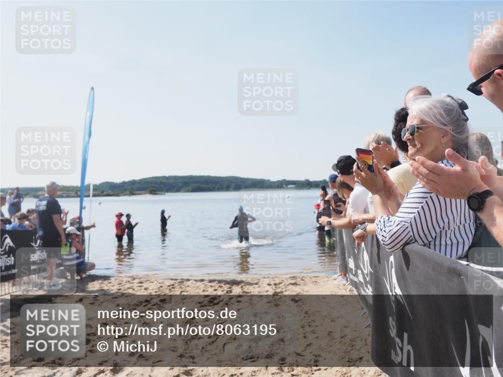 22.06.2025 - Viking Triathlon MichiJ http://msf.ph/oto/8063195 22.06.2025 10:22:48 Schwimmen 100 meine-sportfotos.de