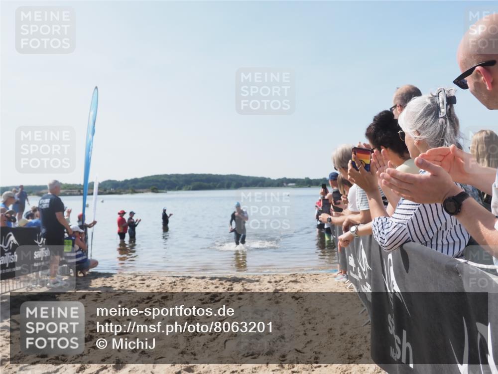 22.06.2025 - Viking Triathlon MichiJ http://msf.ph/oto/8063201 22.06.2025 10:22:49 Schwimmen 100 meine-sportfotos.de