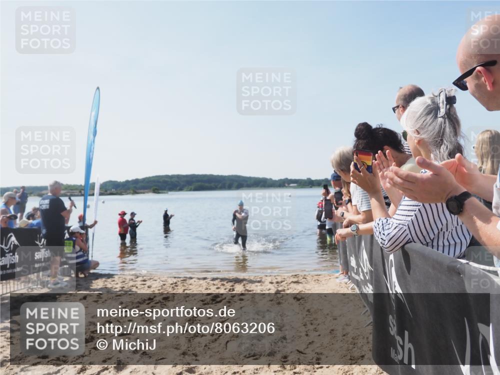 22.06.2025 - Viking Triathlon MichiJ http://msf.ph/oto/8063206 22.06.2025 10:22:49 Schwimmen 100 meine-sportfotos.de