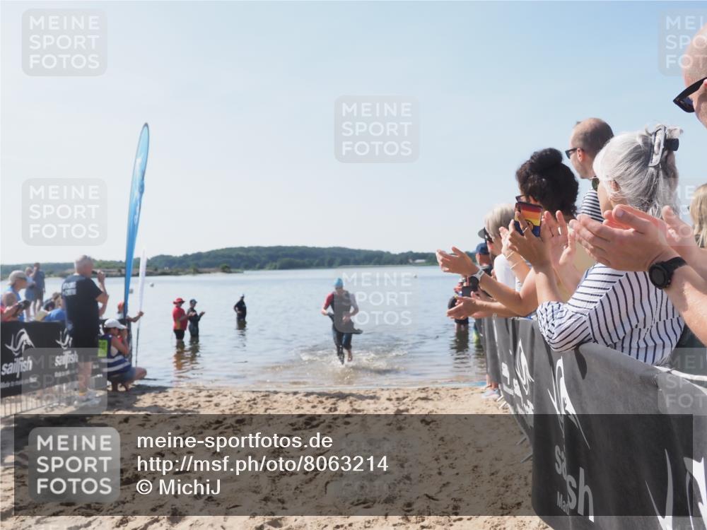 22.06.2025 - Viking Triathlon MichiJ http://msf.ph/oto/8063214 22.06.2025 10:22:50 Schwimmen 100 meine-sportfotos.de