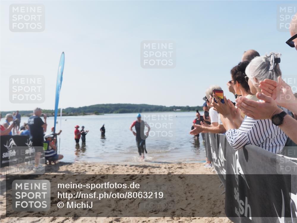 22.06.2025 - Viking Triathlon MichiJ http://msf.ph/oto/8063219 22.06.2025 10:22:51 Schwimmen 100 meine-sportfotos.de