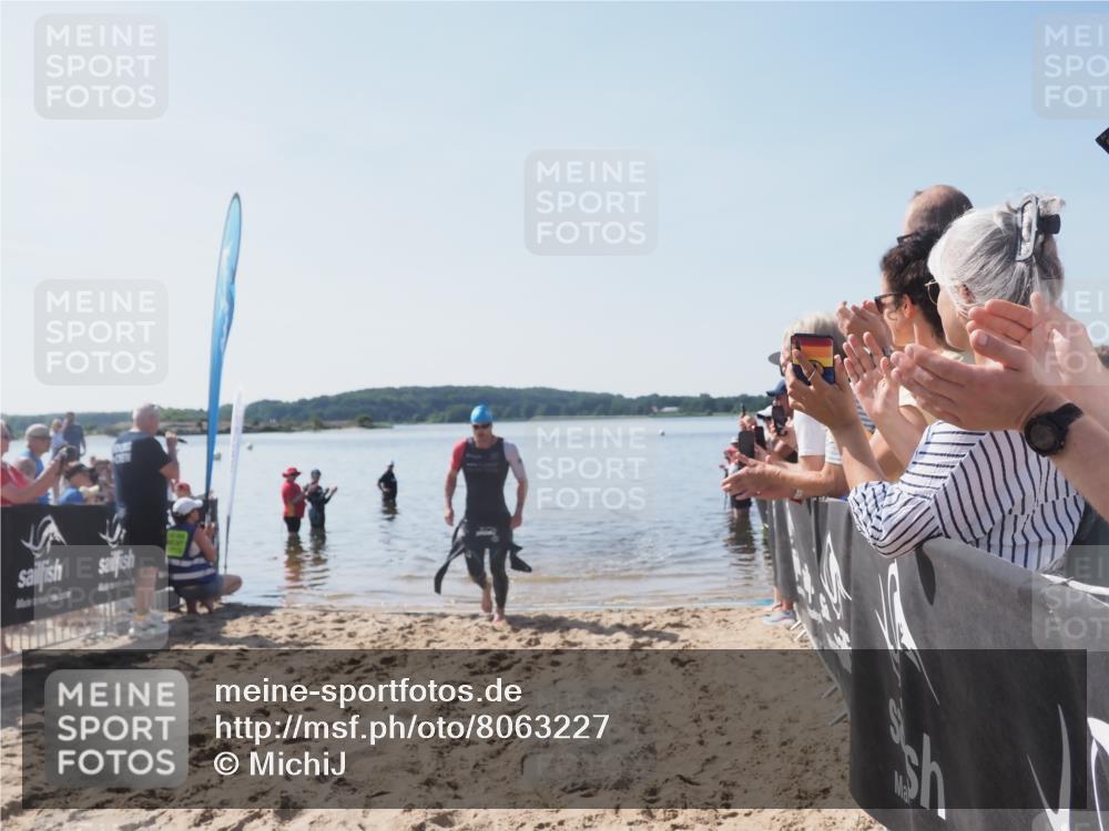 22.06.2025 - Viking Triathlon MichiJ http://msf.ph/oto/8063227 22.06.2025 10:22:52 Schwimmen 100 meine-sportfotos.de