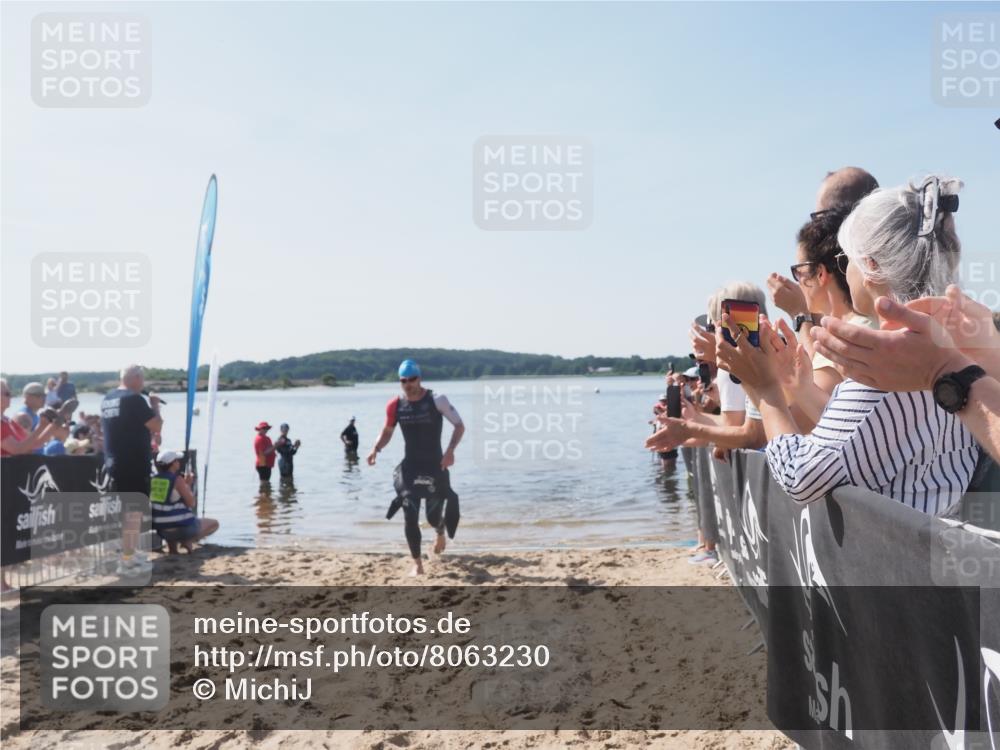 22.06.2025 - Viking Triathlon MichiJ http://msf.ph/oto/8063230 22.06.2025 10:22:52 Schwimmen 100 meine-sportfotos.de