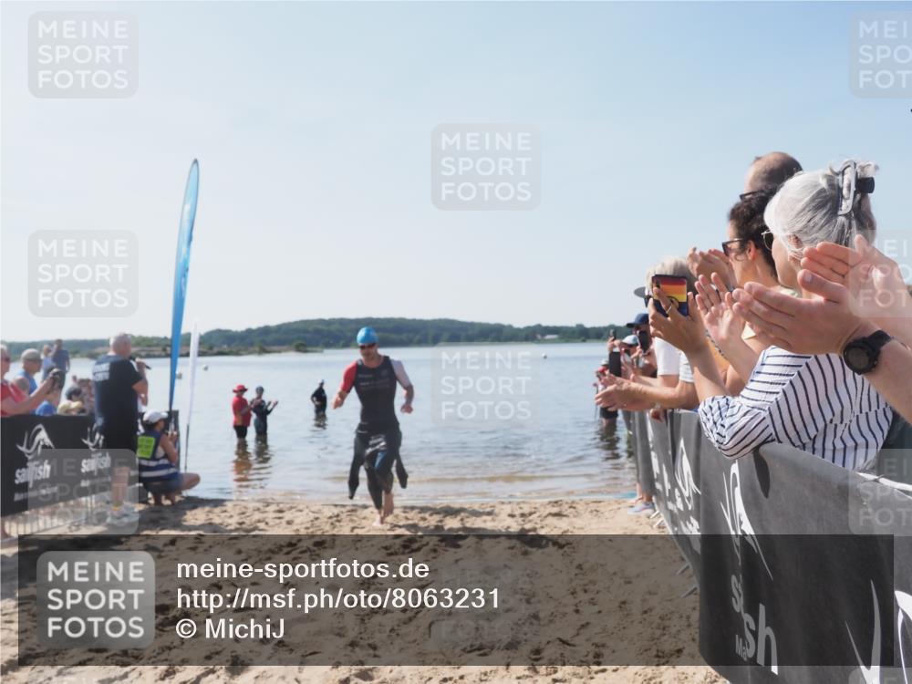 22.06.2025 - Viking Triathlon MichiJ http://msf.ph/oto/8063231 22.06.2025 10:22:52 Schwimmen 100 meine-sportfotos.de