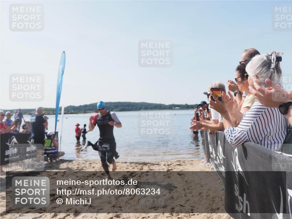 22.06.2025 - Viking Triathlon MichiJ http://msf.ph/oto/8063234 22.06.2025 10:22:53 Schwimmen 100 meine-sportfotos.de