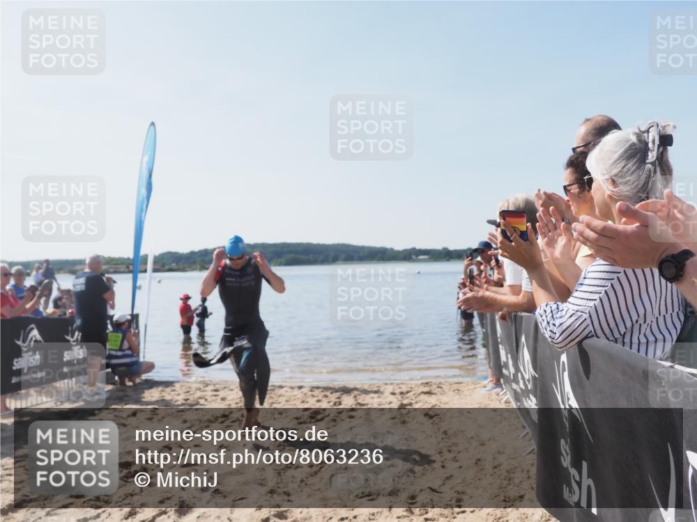22.06.2025 - Viking Triathlon MichiJ http://msf.ph/oto/8063236 22.06.2025 10:22:53 Schwimmen 100 meine-sportfotos.de