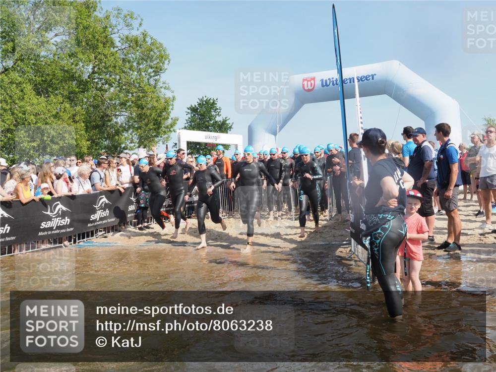 22.06.2025 - Viking Triathlon KatJ http://msf.ph/oto/8063238 22.06.2025 10:02:12 Schwimmen 21, 107, 127, 137, 139, 149, 207, 247, 309, 365, 382, 387, 415, 492, 522 meine-sportfotos.de