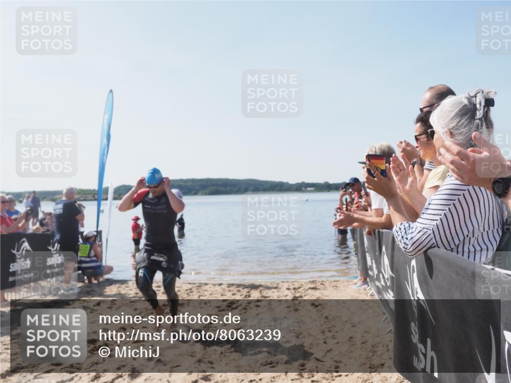 22.06.2025 - Viking Triathlon MichiJ http://msf.ph/oto/8063239 22.06.2025 10:22:53 Schwimmen 100 meine-sportfotos.de