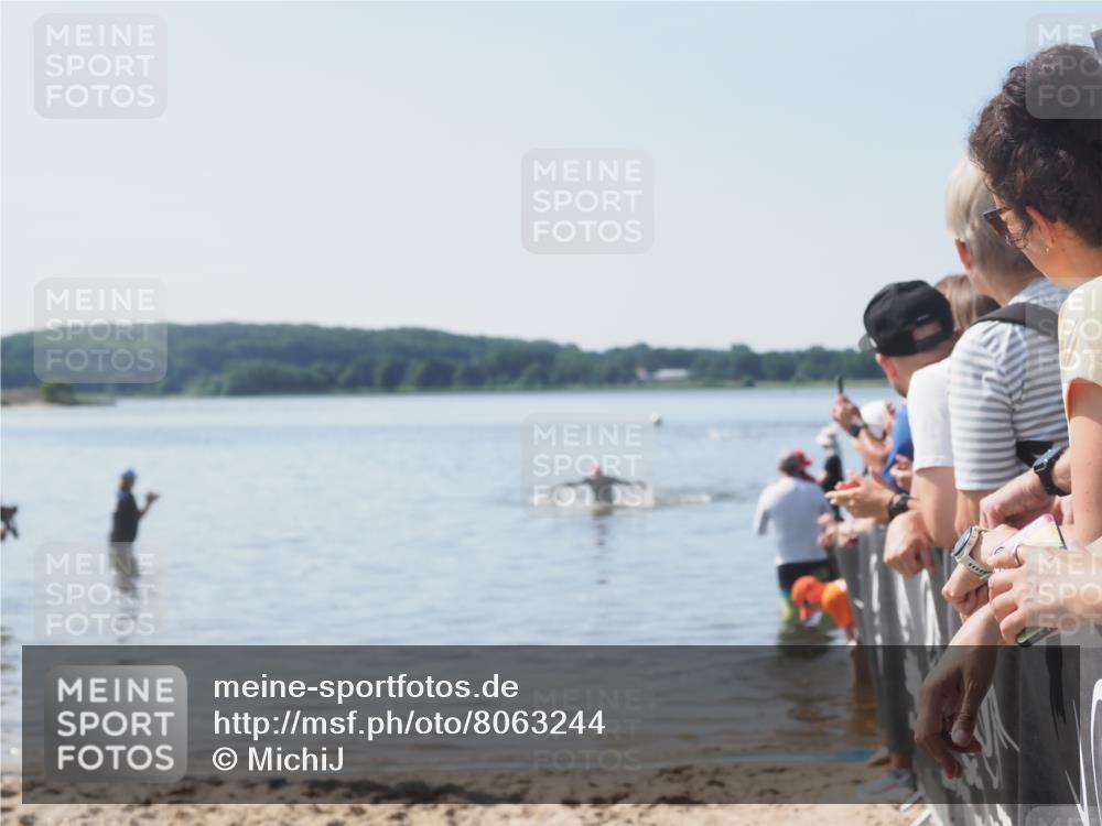 22.06.2025 - Viking Triathlon MichiJ http://msf.ph/oto/8063244 22.06.2025 10:24:02 Schwimmen 609 meine-sportfotos.de