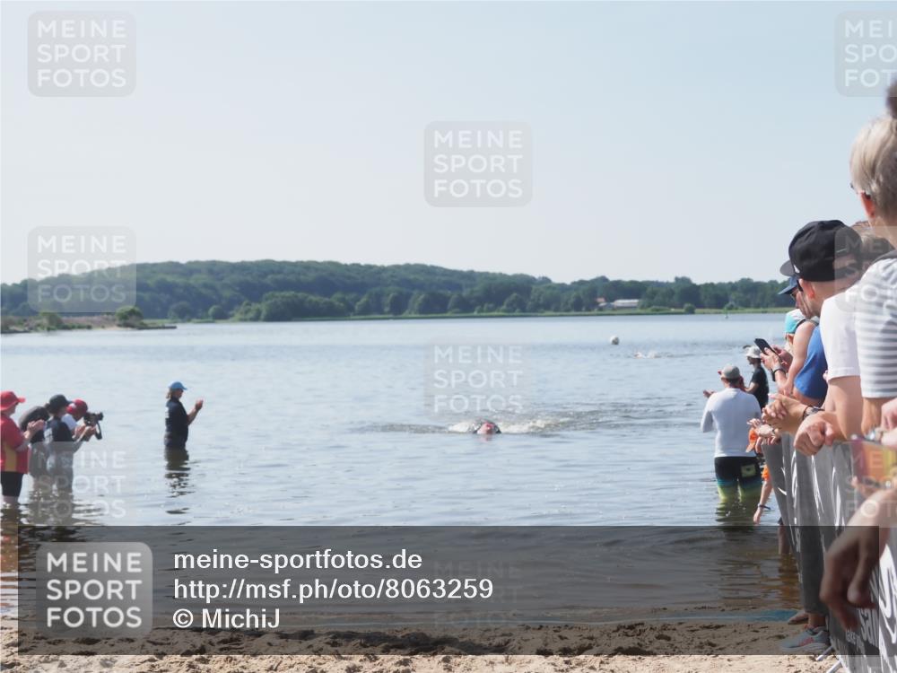 22.06.2025 - Viking Triathlon MichiJ http://msf.ph/oto/8063259 22.06.2025 10:24:05 Schwimmen 609 meine-sportfotos.de