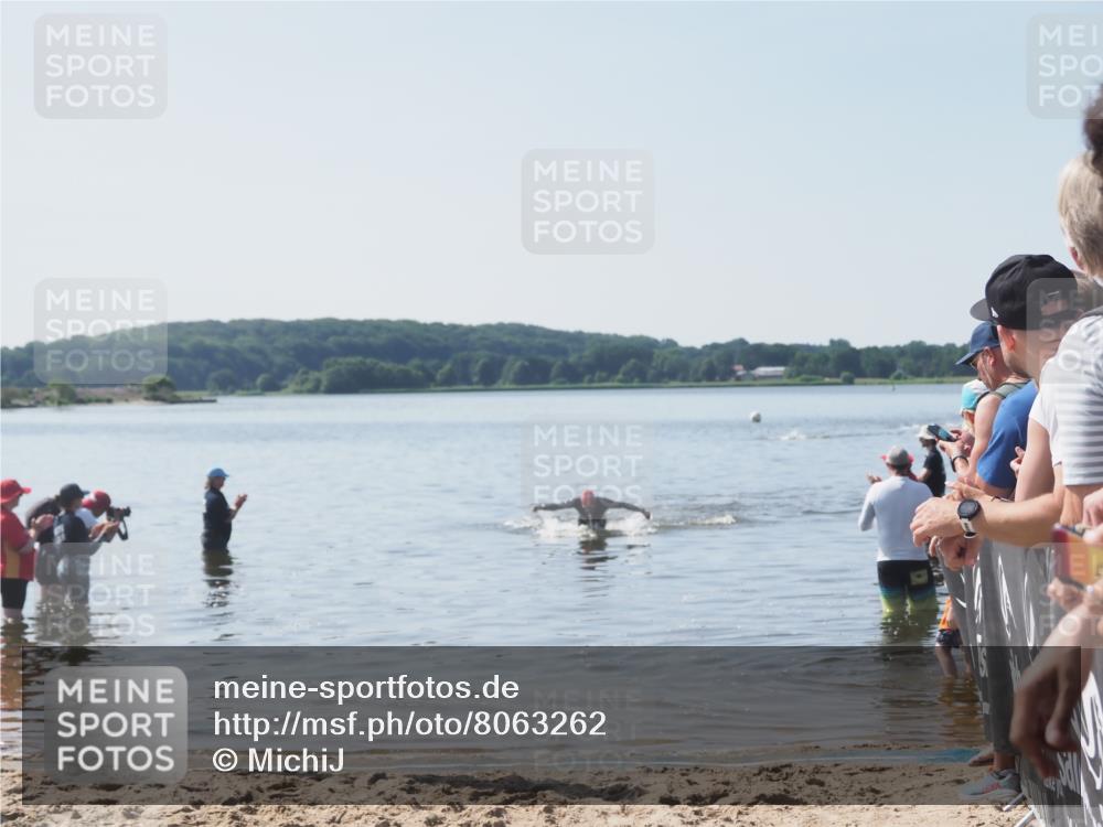 22.06.2025 - Viking Triathlon MichiJ http://msf.ph/oto/8063262 22.06.2025 10:24:06 Schwimmen 609 meine-sportfotos.de