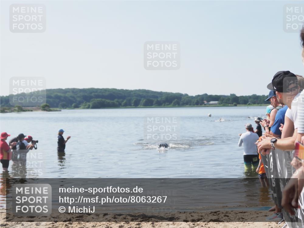22.06.2025 - Viking Triathlon MichiJ http://msf.ph/oto/8063267 22.06.2025 10:24:06 Schwimmen 609 meine-sportfotos.de