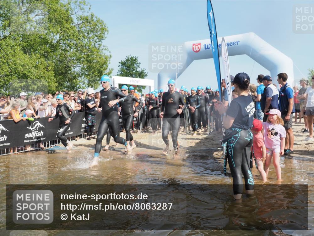 22.06.2025 - Viking Triathlon KatJ http://msf.ph/oto/8063287 22.06.2025 10:02:18 Schwimmen 21, 75, 107, 139, 149, 207, 247, 255, 309, 331, 382, 387, 464, 469, 522 meine-sportfotos.de
