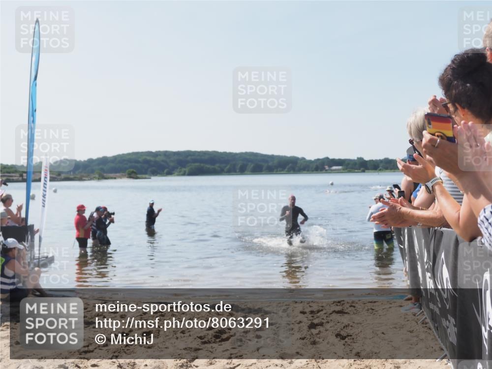 22.06.2025 - Viking Triathlon MichiJ http://msf.ph/oto/8063291 22.06.2025 10:24:11 Schwimmen 609 meine-sportfotos.de