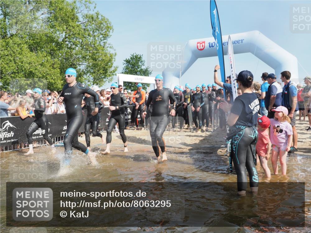 22.06.2025 - Viking Triathlon KatJ http://msf.ph/oto/8063295 22.06.2025 10:02:19 Schwimmen 21, 75, 139, 207, 247, 255, 265, 309, 331, 382, 464, 469, 522 meine-sportfotos.de