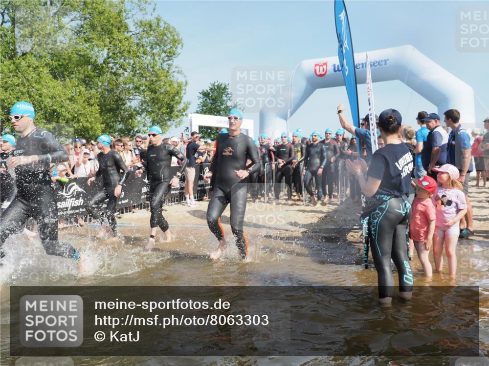 22.06.2025 - Viking Triathlon KatJ http://msf.ph/oto/8063303 22.06.2025 10:02:19 Schwimmen 21, 75, 139, 207, 247, 255, 265, 309, 331, 382, 464, 469, 522 meine-sportfotos.de