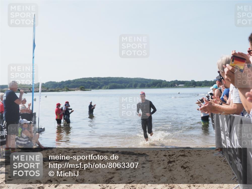 22.06.2025 - Viking Triathlon MichiJ http://msf.ph/oto/8063307 22.06.2025 10:24:14 Schwimmen 609 meine-sportfotos.de