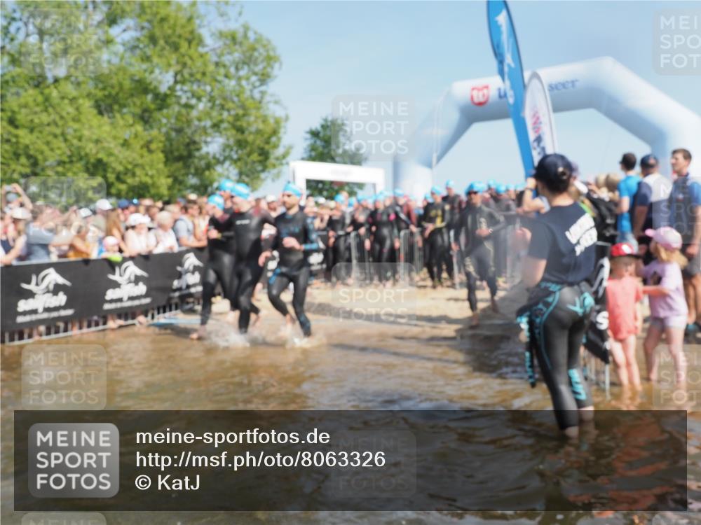 22.06.2025 - Viking Triathlon KatJ http://msf.ph/oto/8063326 22.06.2025 10:02:23 Schwimmen 21, 75, 78, 103, 139, 180, 207, 255, 265, 283, 309, 331, 382, 464, 469 meine-sportfotos.de