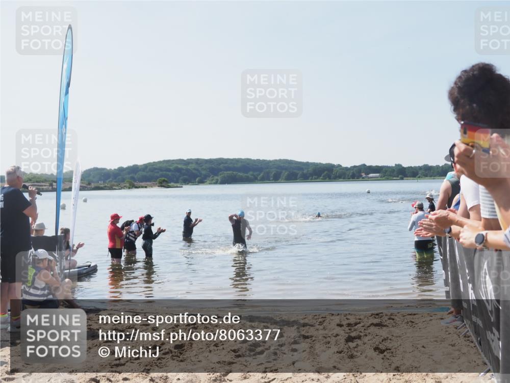 22.06.2025 - Viking Triathlon MichiJ http://msf.ph/oto/8063377 22.06.2025 10:24:50 Schwimmen 4, 329, 521 meine-sportfotos.de