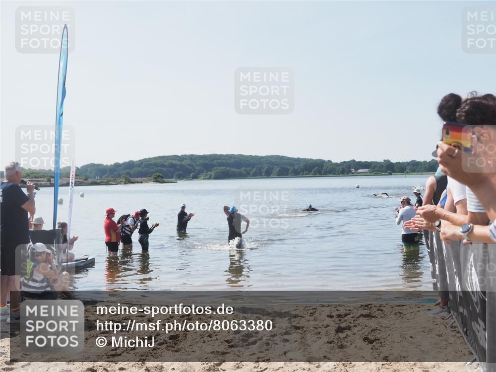 22.06.2025 - Viking Triathlon MichiJ http://msf.ph/oto/8063380 22.06.2025 10:24:51 Schwimmen 4, 329, 521 meine-sportfotos.de