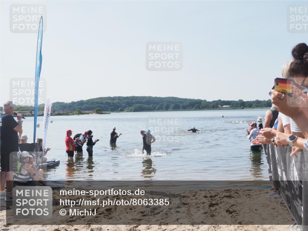22.06.2025 - Viking Triathlon MichiJ http://msf.ph/oto/8063385 22.06.2025 10:24:51 Schwimmen 4, 329, 521 meine-sportfotos.de