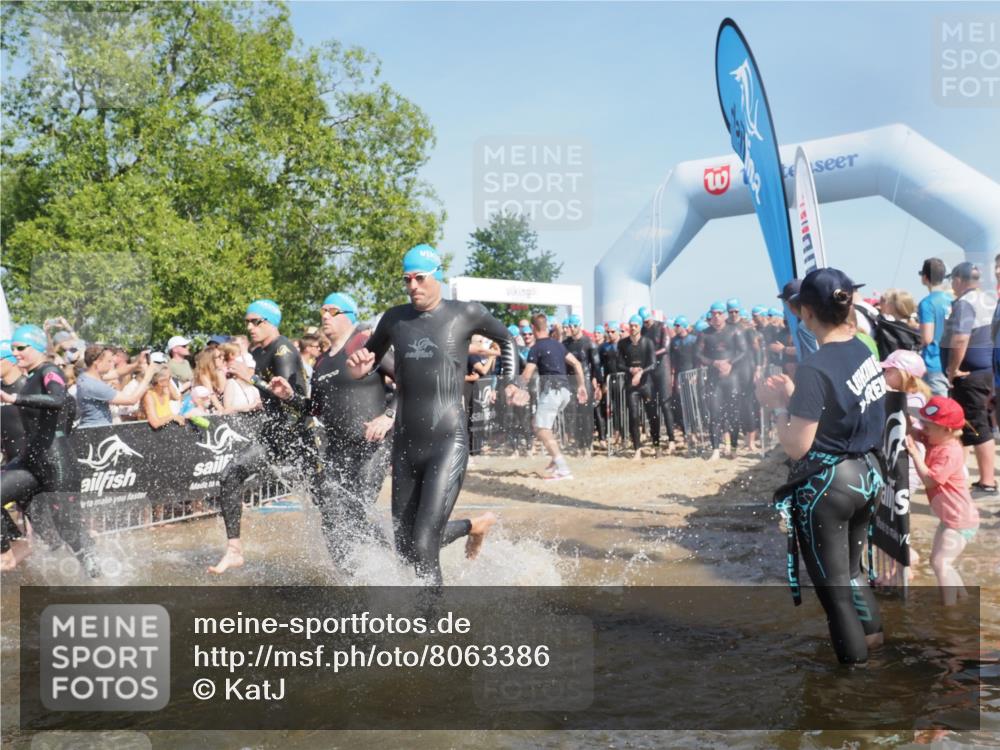 22.06.2025 - Viking Triathlon KatJ http://msf.ph/oto/8063386 22.06.2025 10:02:28 Schwimmen 75, 78, 103, 180, 188, 189, 255, 265, 283, 297, 331, 464, 469, 520, 532, 549 meine-sportfotos.de