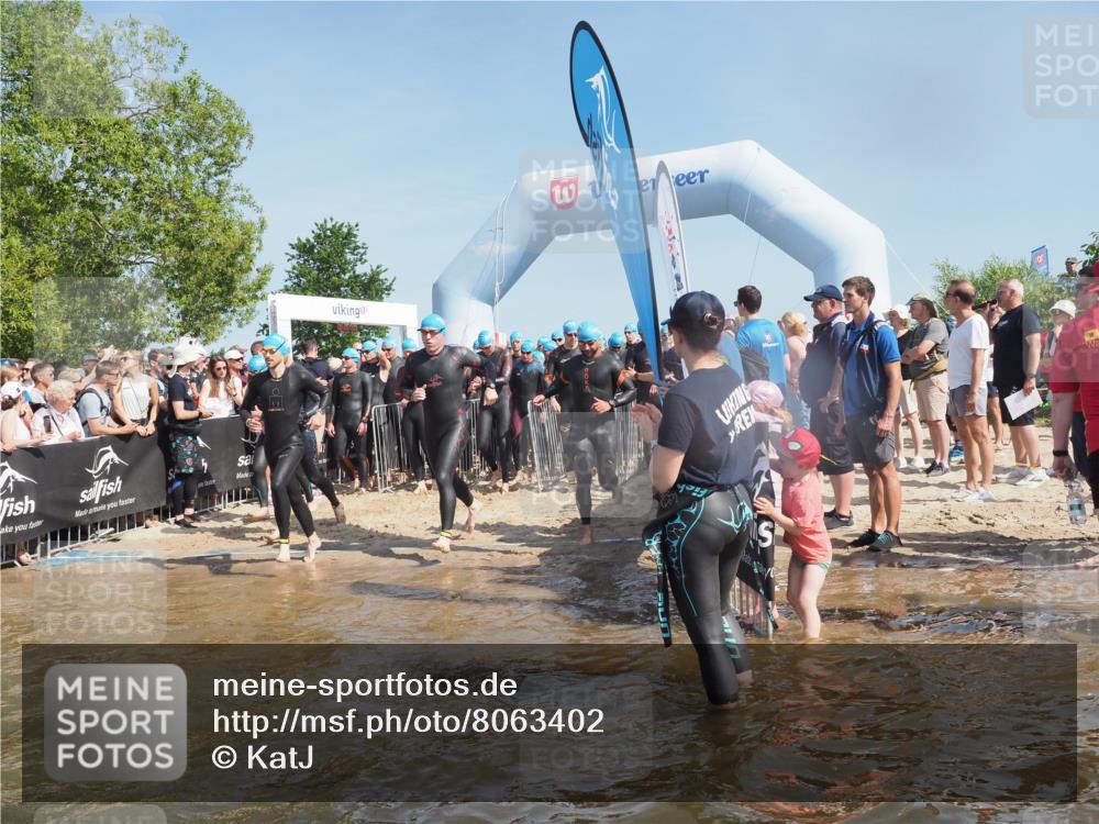 22.06.2025 - Viking Triathlon KatJ http://msf.ph/oto/8063402 22.06.2025 10:02:32 Schwimmen 78, 103, 114, 180, 188, 189, 193, 265, 283, 297, 513, 520, 532, 546, 549 meine-sportfotos.de